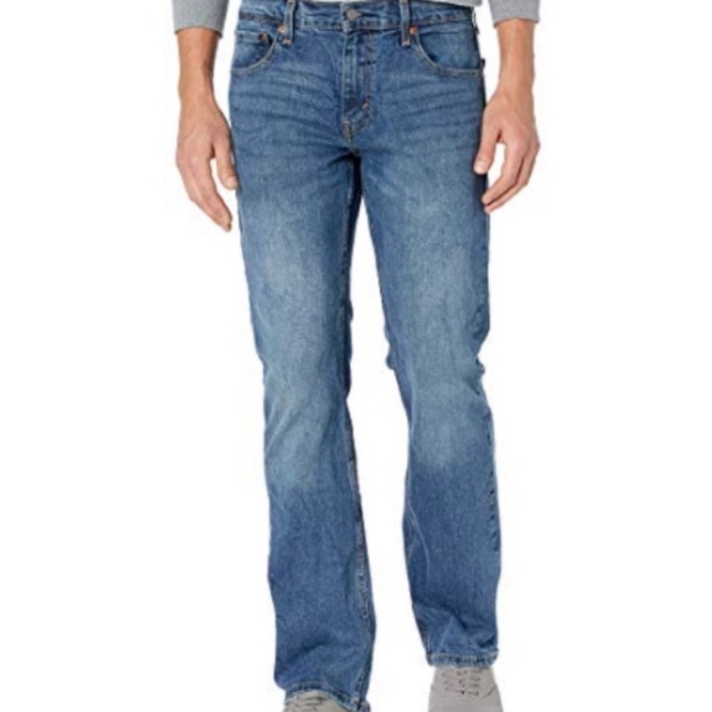 Mens levis 550 Size 36 x 30. Medium Wash.